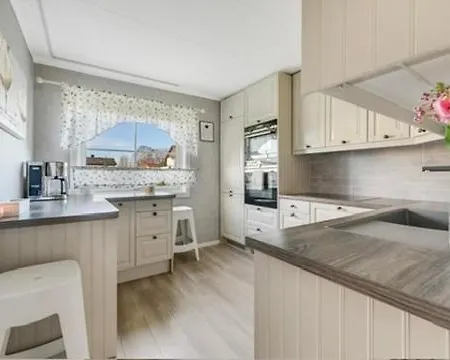 Sjarmerende Del Av Tomannsbolig Sentralt I Horten