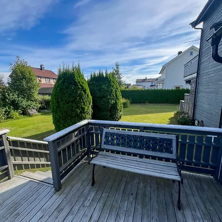 Sjarmerende Del Av Tomannsbolig Sentralt I Apartmán Horten