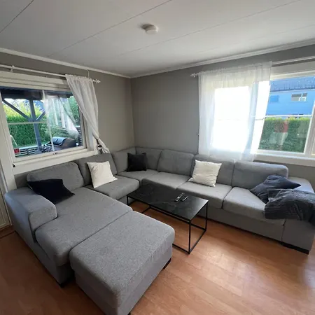 Sjarmerende Del Av Tomannsbolig Sentralt I Apartmán *