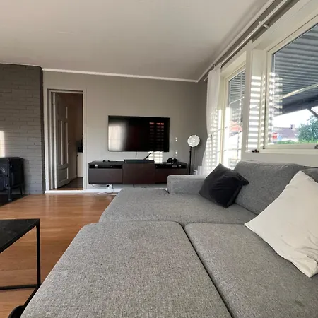 Sjarmerende Del Av Tomannsbolig Sentralt I Horten