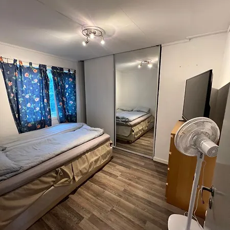 Sjarmerende Del Av Tomannsbolig Sentralt I Apartmán *