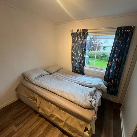 Sjarmerende Del Av Tomannsbolig Sentralt I Apartmán