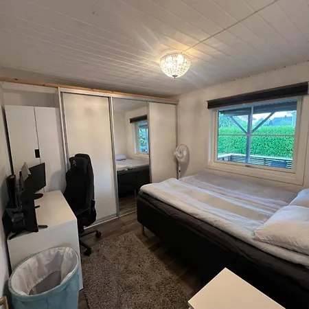 Sjarmerende Del Av Tomannsbolig Sentralt I Apartmán