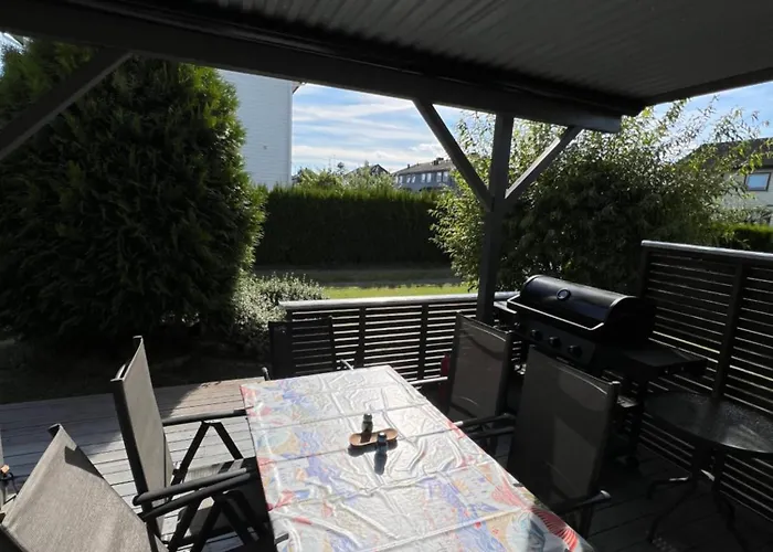 Sjarmerende Del Av Tomannsbolig Sentralt I Lägenhet *