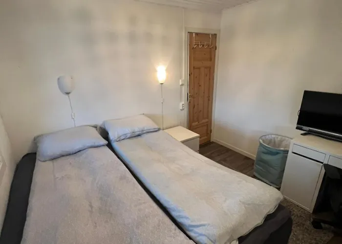 Lägenhet Sjarmerende Del Av Tomannsbolig Sentralt I