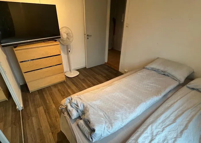 Apartment Sjarmerende Del Av Tomannsbolig Sentralt I