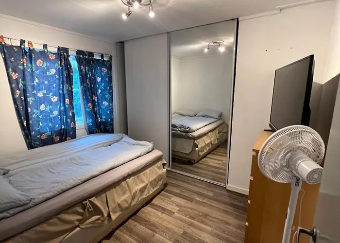 Sjarmerende Del Av Tomannsbolig Sentralt I Apartment *