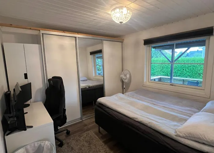 Sjarmerende Del Av Tomannsbolig Sentralt I Apartment